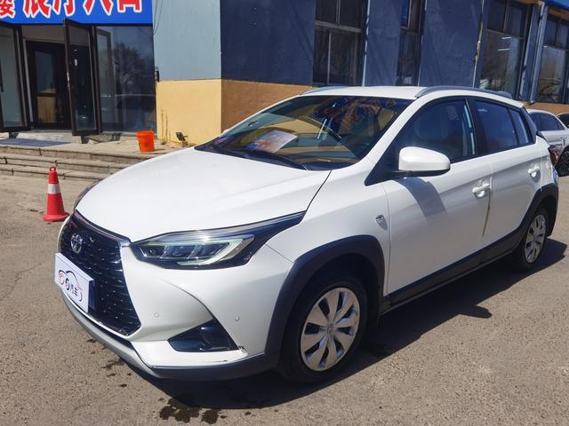 Toyota Yaris 2021, 1.5 л, вариатор (CVT), передний, пробег 32 000 км — авто из Китая с пробегом
