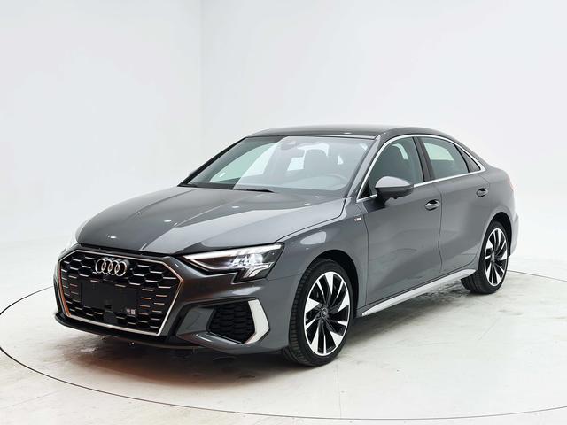 Audi A3 2023, 1.4 л турбо, робот (DCT), передний, пробег 8 000 км — авто из Китая с пробегом