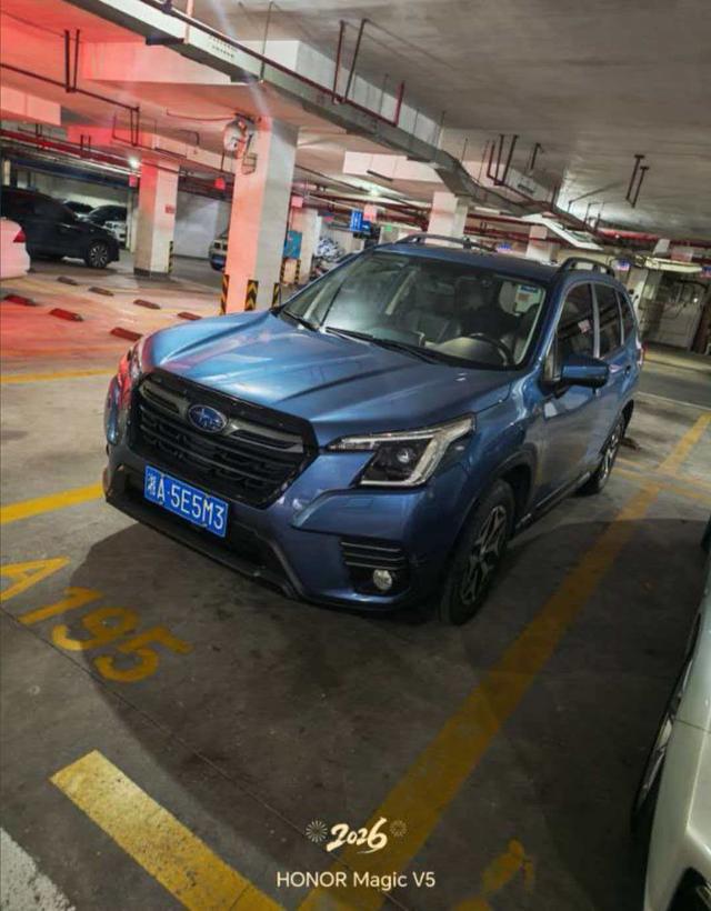 Subaru Forester 2022, 2 л, вариатор (CVT), полный, пробег 50 000 км — авто из Китая с пробегом