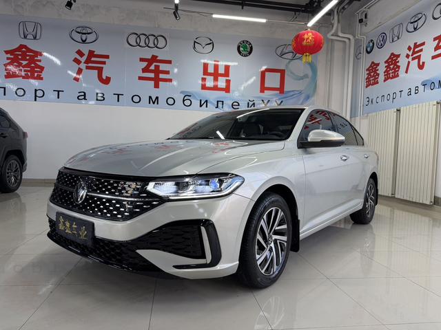Volkswagen Lavida 2023, 1.5 л, автомат, передний, пробег 29 000 км — авто из Китая с пробегом