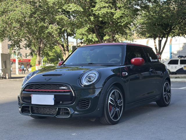 MINI JCW 2021, 2 л турбо, автомат, передний, пробег 21 000 км — авто из Китая с пробегом