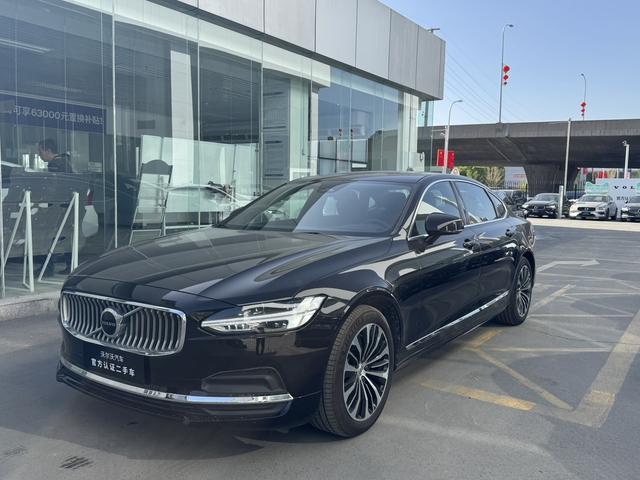 Volvo S90 2025, 2 л турбо, автомат, передний, пробег 8 000 км — авто из Китая с пробегом