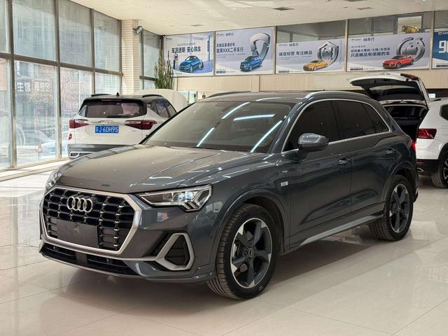 Audi Q3 2022, 1.4 л турбо, робот (DCT), передний, пробег 39 000 км — авто из Китая с пробегом