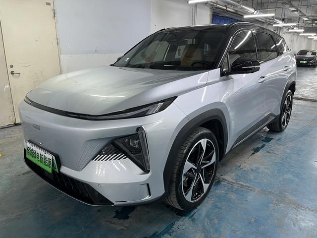 Geely Galaxy L7 2024, 1.5 л турбо, 3-ст. DHT (гибридный), передний, пробег 18 000 км — авто из Китая с пробегом