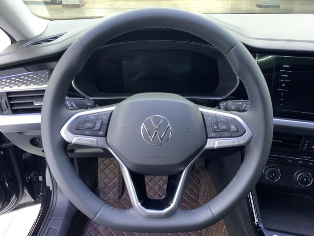Volkswagen Passat 2023, фото 6