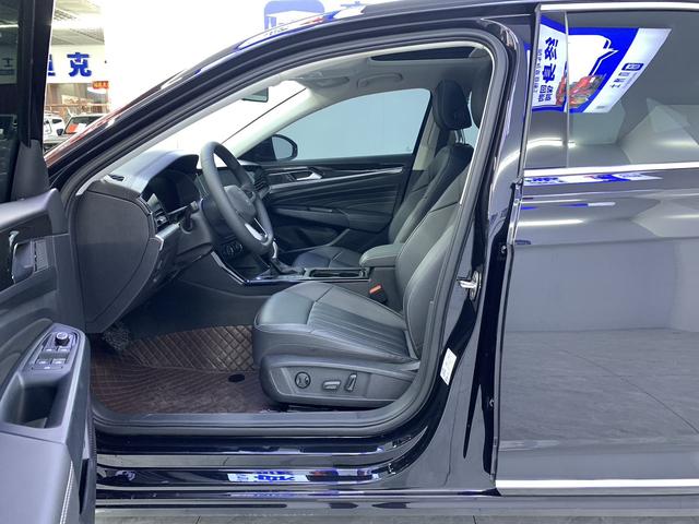 Volkswagen Passat 2023, фото 10