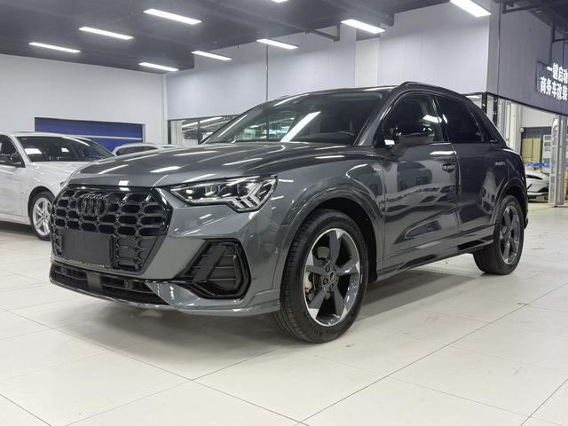 Audi Q3 2022, 1.4 л турбо, робот (DCT), передний, пробег 35 000 км — авто из Китая с пробегом