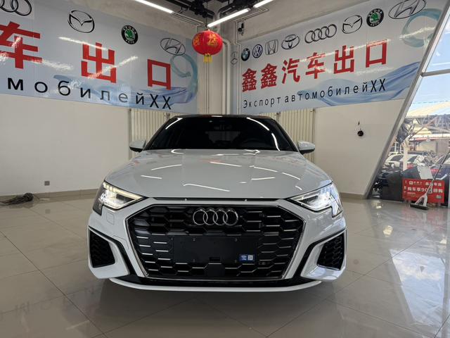 Audi A3 2022, фото 2