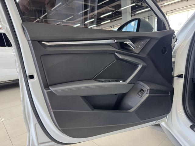 Audi A3 2022, фото 7