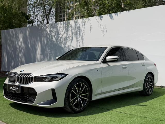 BMW 3 2023, 2 л турбо, автомат, задний, пробег 48 000 км — авто из Китая с пробегом