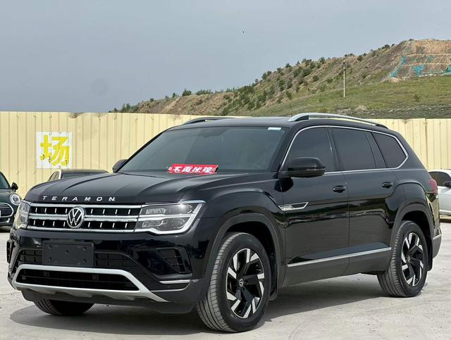 Volkswagen Teramont 2021, 2 л турбо, робот (DCT), полный, пробег 85 000 км — авто из Китая с пробегом