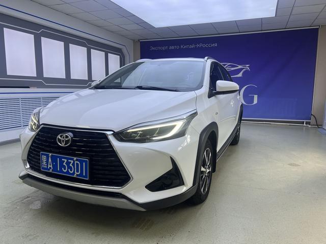 Toyota Yaris 2022, 1.5 л, вариатор (CVT), передний, пробег 48 000 км — авто из Китая с пробегом