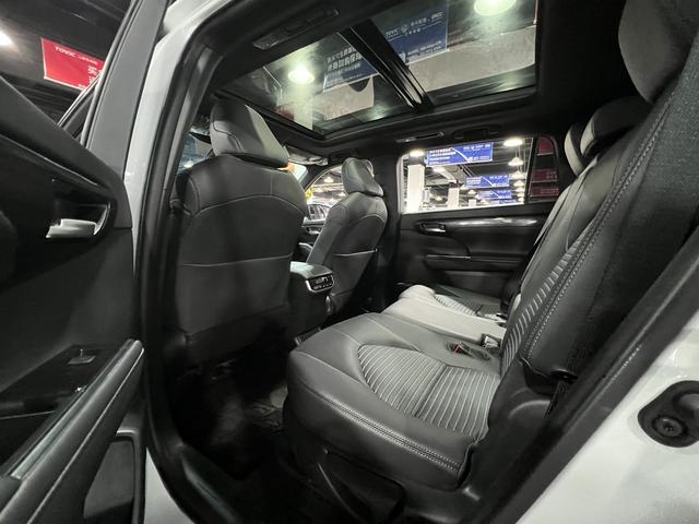 Toyota Crown 2024, фото 5