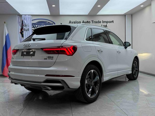 Audi Q3 2022, фото 6