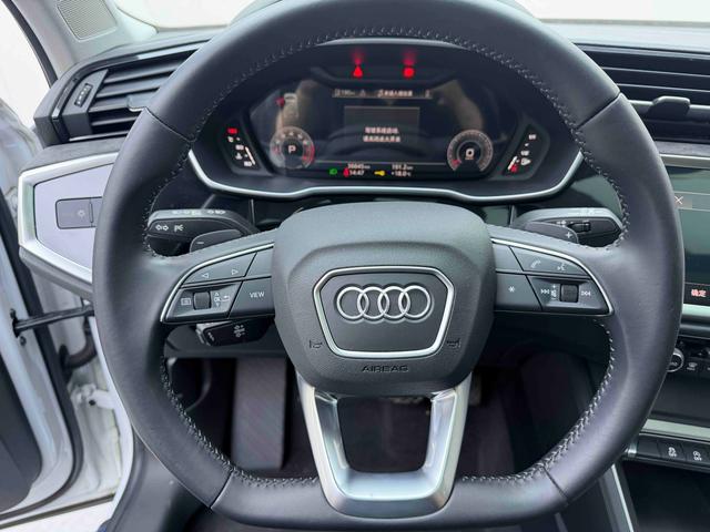 Audi Q3 2022, фото 10