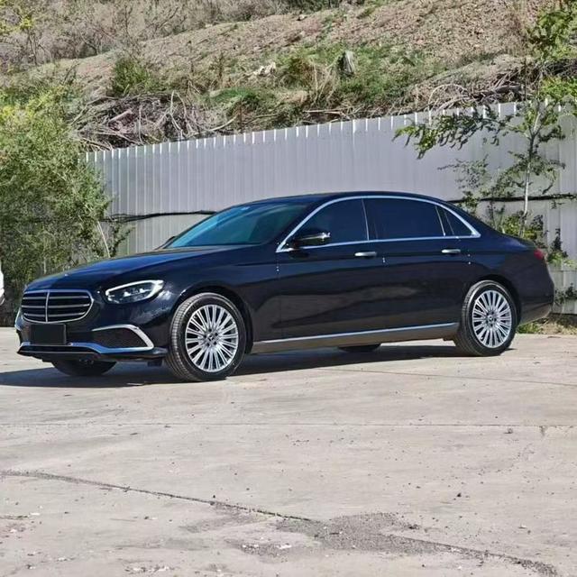 Mercedes-Benz E-Class 2023, 2 л турбо, автомат, задний, пробег 50 000 км — авто из Китая с пробегом