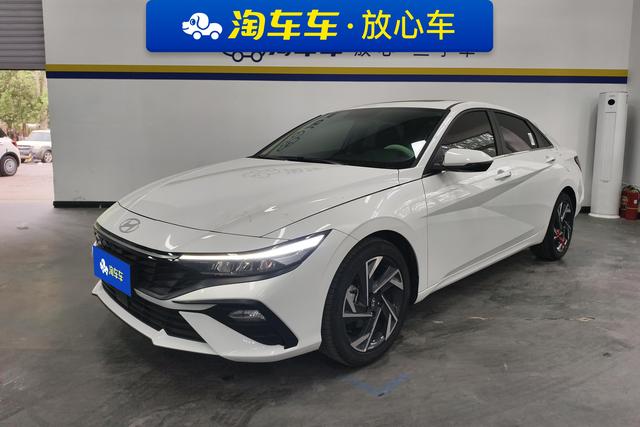 Hyundai Elantra 2023, 1.5 л, вариатор (CVT), передний, пробег 3 200 км — авто из Китая с пробегом