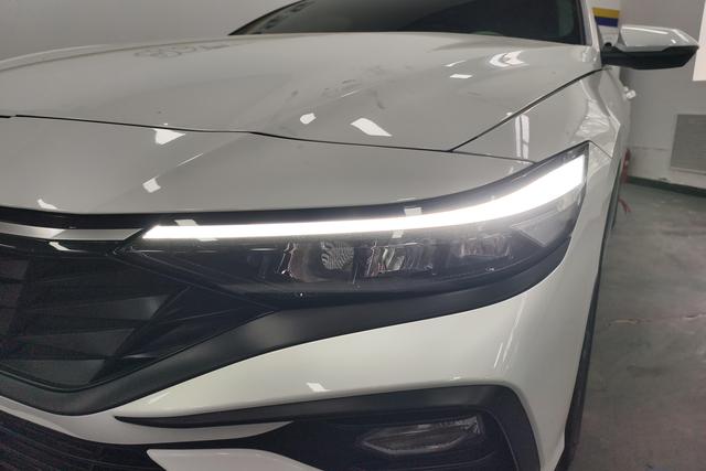 Hyundai Elantra 2023, фото 2