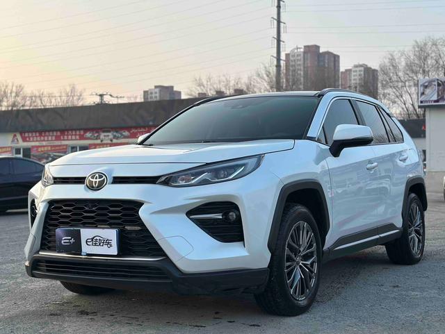Toyota Weilan 2024, 2 л, вариатор (CVT), передний, пробег 73 000 км — авто из Китая с пробегом