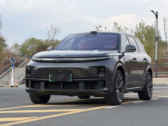 Li Auto L7 2025, 1.5 л турбо, электропривод, полный, пробег 5 200 км — авто из Китая с пробегом