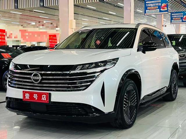 Nissan X-Trail 2024, 2 л турбо, автомат, полный, пробег 32 700 км — авто из Китая с пробегом