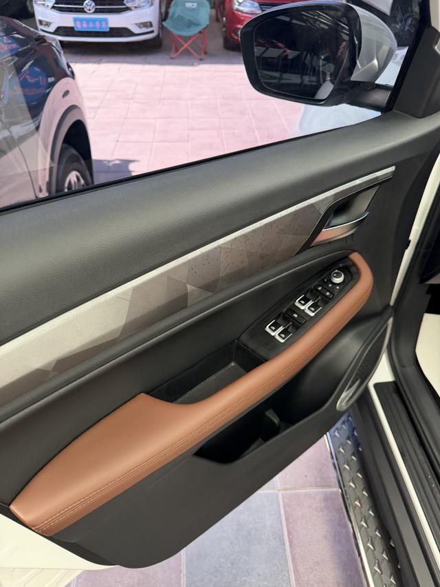 Geely Emgrand X6 2021, фото 13