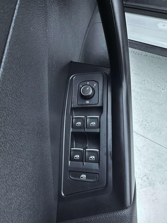 Volkswagen T-Roc 2021, фото 17