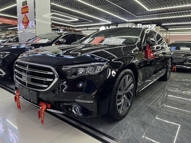Mercedes-Benz E-Class 2024, 2 л турбо, автомат, задний, пробег 20 000 км — авто из Китая с пробегом
