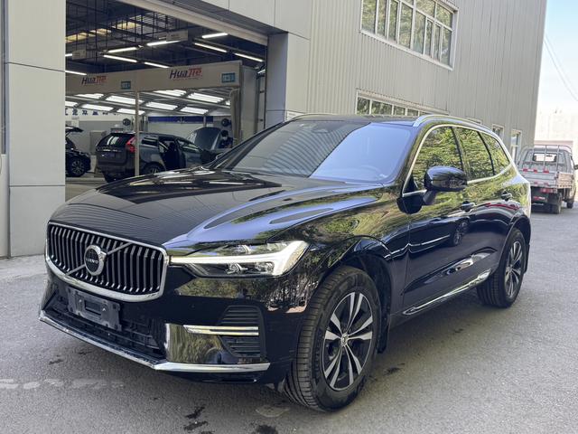 Volvo XC60 2023, 2 л турбо, автомат, полный, пробег 77 000 км — авто из Китая с пробегом
