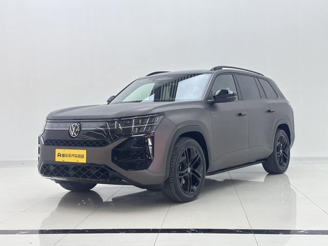Volkswagen Teramont 2025, 2 л турбо, робот (DCT), полный, пробег 7 500 км — авто из Китая с пробегом