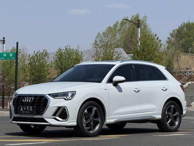 Audi Q3 2021, 1.4 л турбо, робот (DCT), передний, пробег 54 000 км — авто из Китая с пробегом