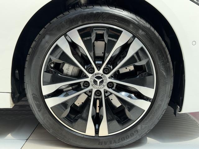 Mercedes-Benz C-Class 2024, фото 5