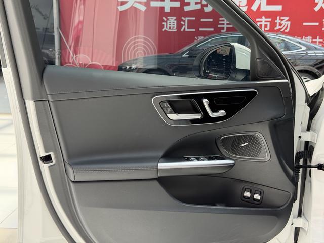 Mercedes-Benz C-Class 2024, фото 6