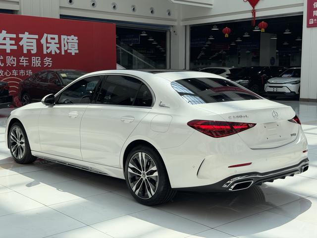 Mercedes-Benz C-Class 2024, фото 16