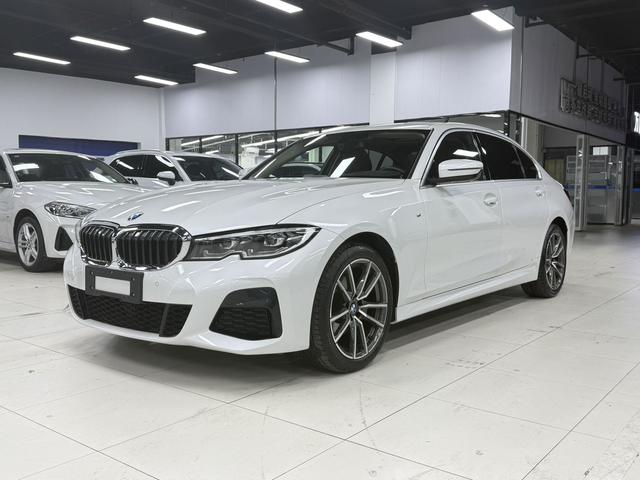 BMW 3 2022, 2 л турбо, автомат, задний, пробег 38 000 км — авто из Китая с пробегом