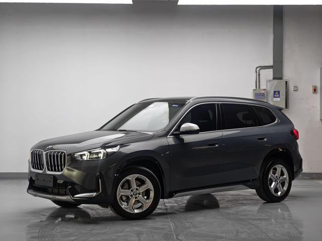 BMW X1 2023, 1.5 л турбо, робот (DCT), передний, пробег 12 000 км — авто из Китая с пробегом