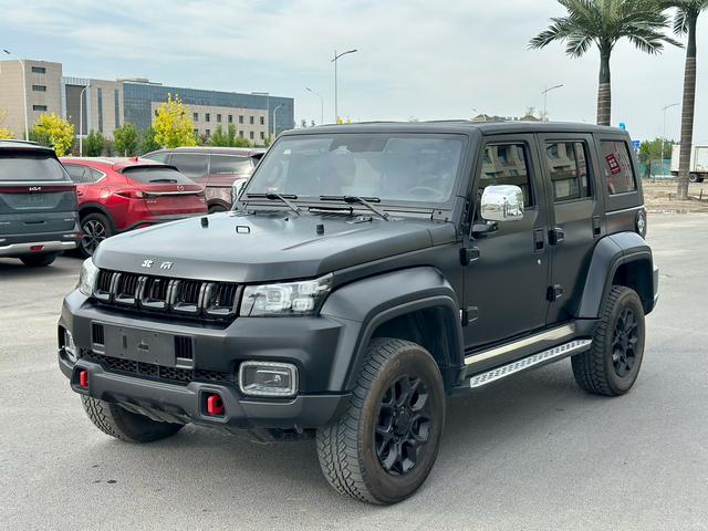 Beijing BJ40 2021, 2 л турбо, автомат, полный, пробег 30 000 км — авто из Китая с пробегом