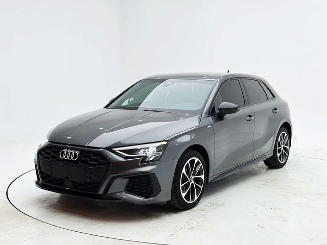 Audi A3 2021, 1.4 л турбо, 7-ступенчатая двойное сцепление, Передний привод, пробег 32 000 км — авто из Китая с пробегом