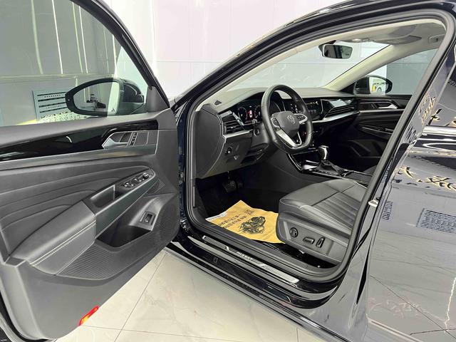 Volkswagen Passat 2022, фото 6