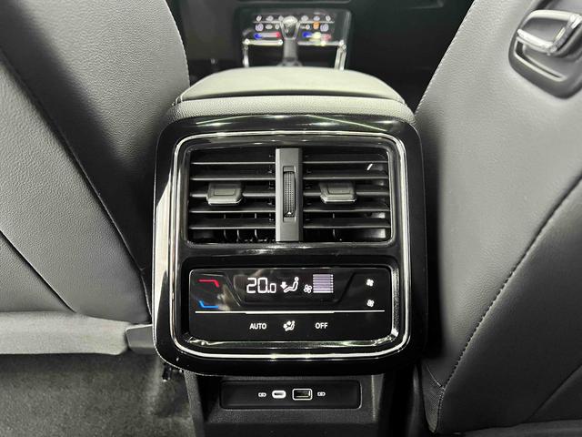 Volkswagen Passat 2022, фото 11