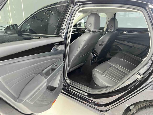 Volkswagen Passat 2022, фото 12