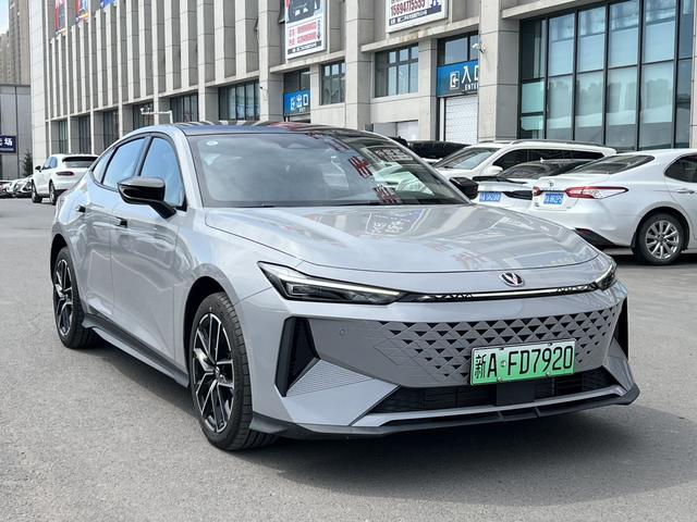 Changan UNI-V 2024, фото 3