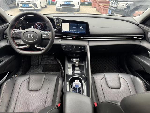 Hyundai Elantra 2021, фото 4