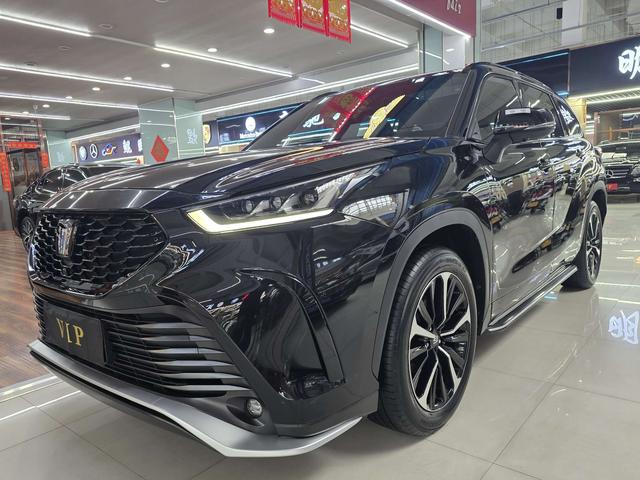Toyota Crown 2024, 2.5 л, вариатор (CVT), полный, пробег 19 000 км — авто из Китая с пробегом