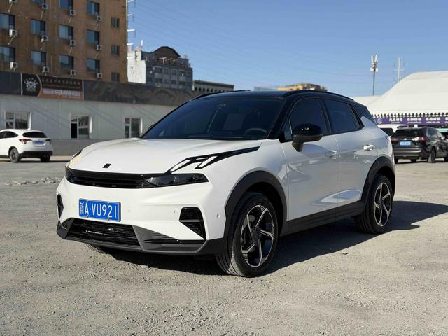 Lynk & Co 06 2025, 1.5 л турбо, робот (DCT), передний, пробег 4 000 км — авто из Китая с пробегом