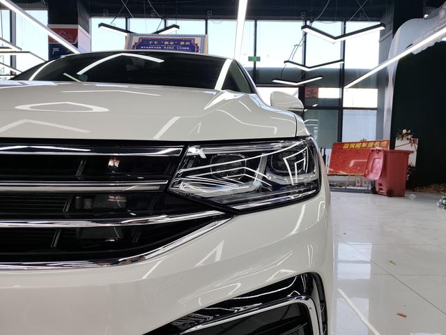 Volkswagen Tiguan 2022, фото 15