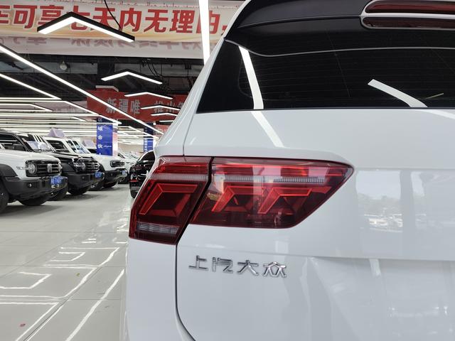 Volkswagen Tiguan 2022, фото 16