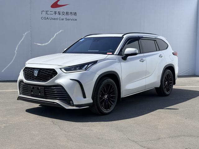 Toyota Crown 2022, 2 л турбо, автомат, полный, пробег 39 000 км — авто из Китая с пробегом