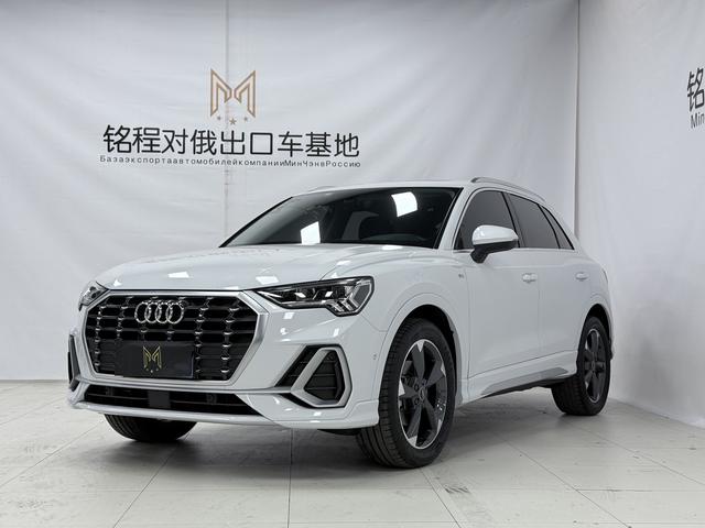 Audi Q3 2022, 1.4 л турбо, робот (DCT), передний, пробег 33 000 км — авто из Китая с пробегом