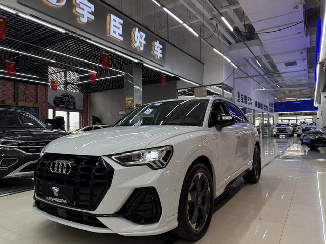 Audi Q3 2022, 1.4 л турбо, робот (DCT), передний, пробег 49 000 км — авто из Китая с пробегом